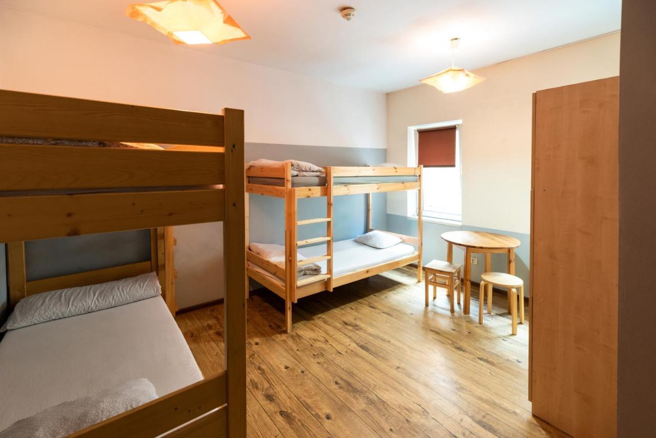 Jopi Hostel Katowice Centrum Esterno foto