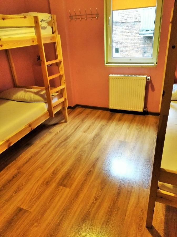 Jopi Hostel Katowice Centrum Esterno foto