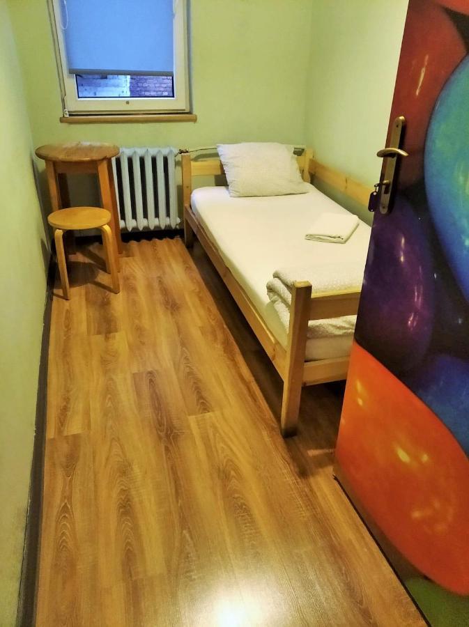Jopi Hostel Katowice Centrum Esterno foto